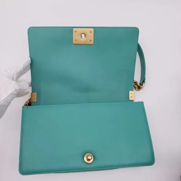 CHANEL Boy Green Leather Shoulder Bag 2650-080524 - Picture 11 of 16